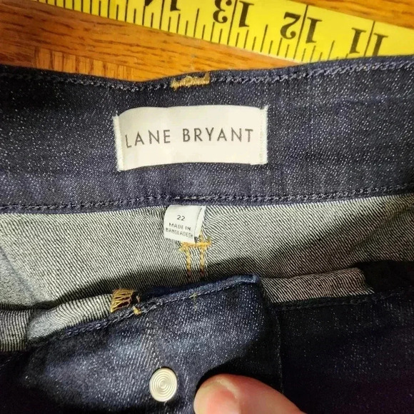 NWT LANE BRYANT SUPER STRETCH BOYFREIND MIDI SHORTS PLUS SIZE 22 BLUE DENIM - Picture 5 of 9